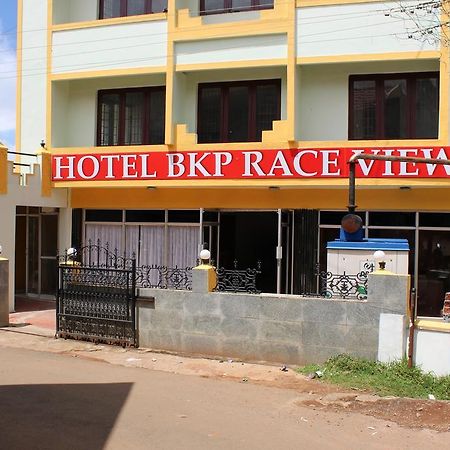 Bkp Race View Hotel Udagamandalam Exterior foto